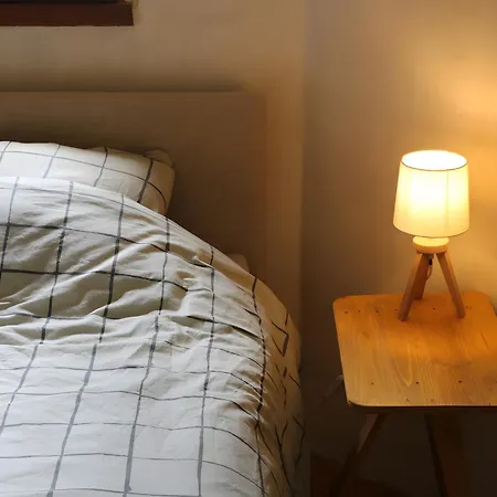 Studio Rural Au Pied De Puycelsi Apartmán *